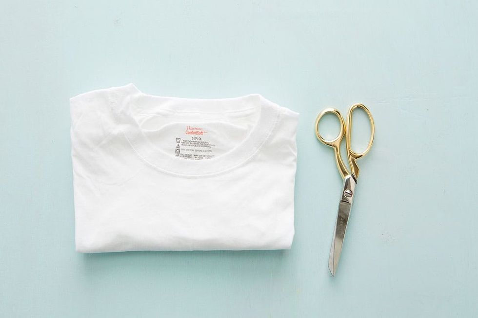 10 Ways To Cut Up Restyle A Plain White T Shirt Brit Co 2892