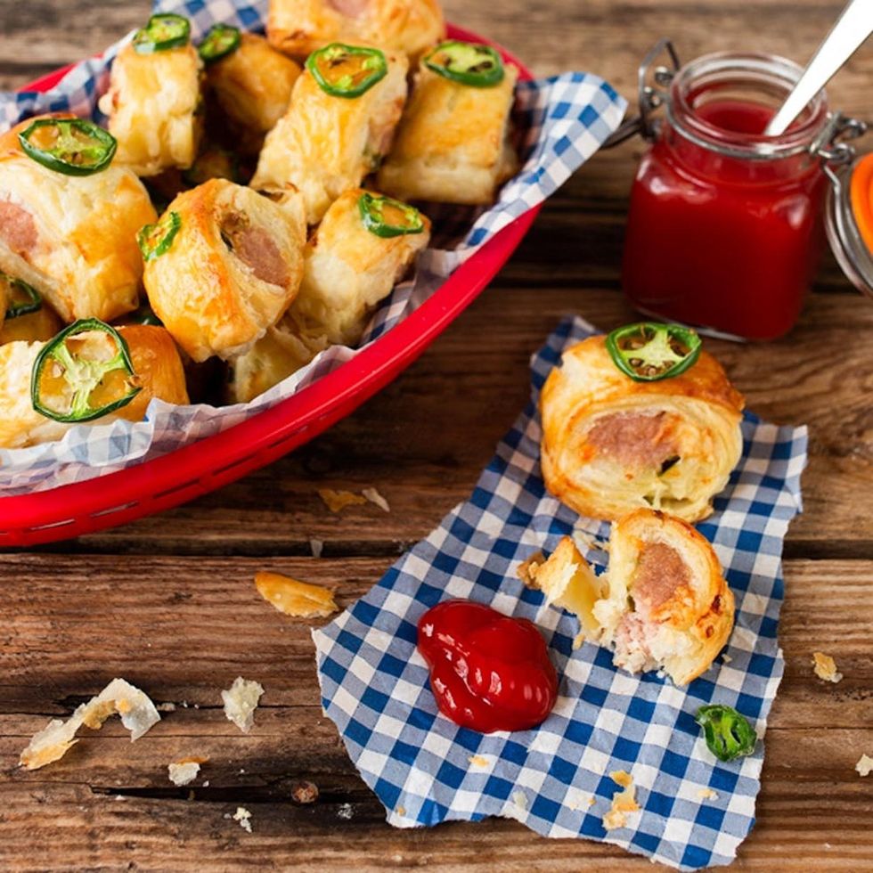 5-Ingredient Cheesy Jalape\u00f1o Sausage Rolls