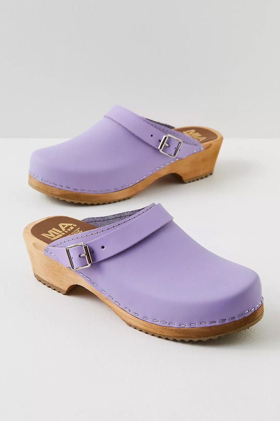 Alma Clogs