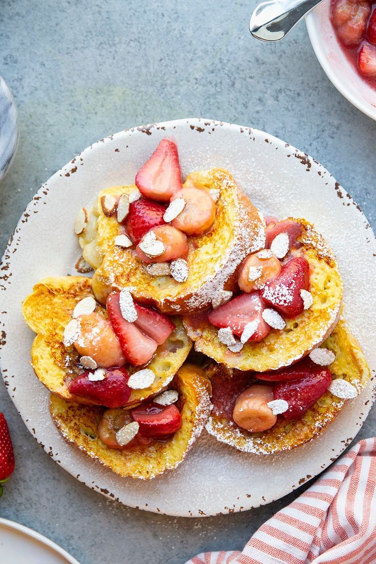 https://www.brit.co/media-library/amaretto-french-toast-with-caramelized-strawberry-banana-sauce.jpg?id=38508776&width=760&quality=90