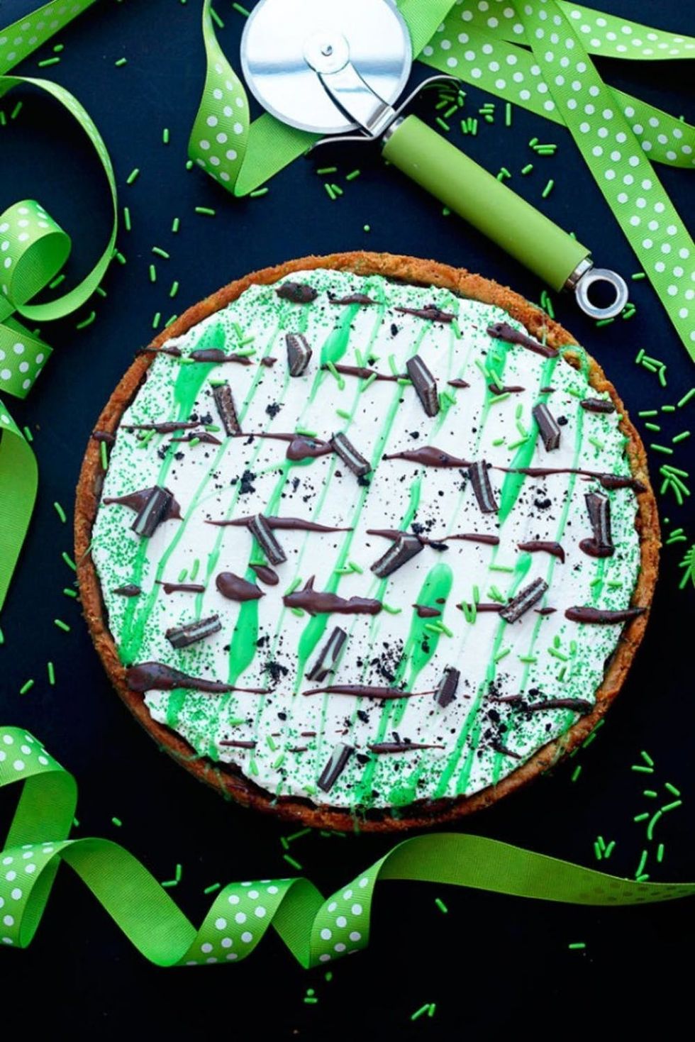 baileys-st.-patricks-day-dessert-pizza-2-683x1024