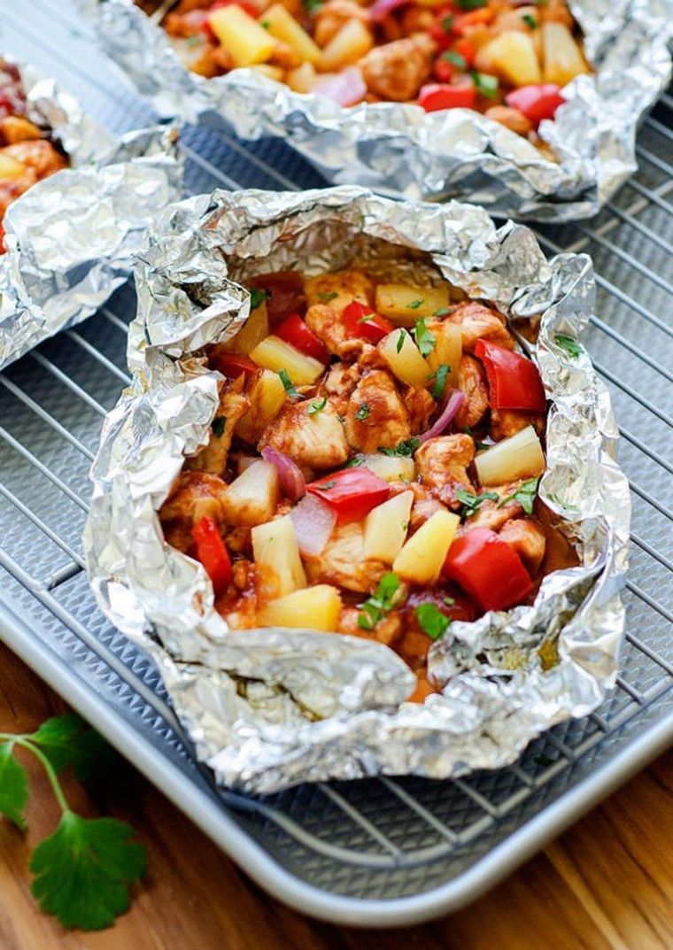 BBQ Chicken Foil Packets (with Veggies!) - Averie Cooks