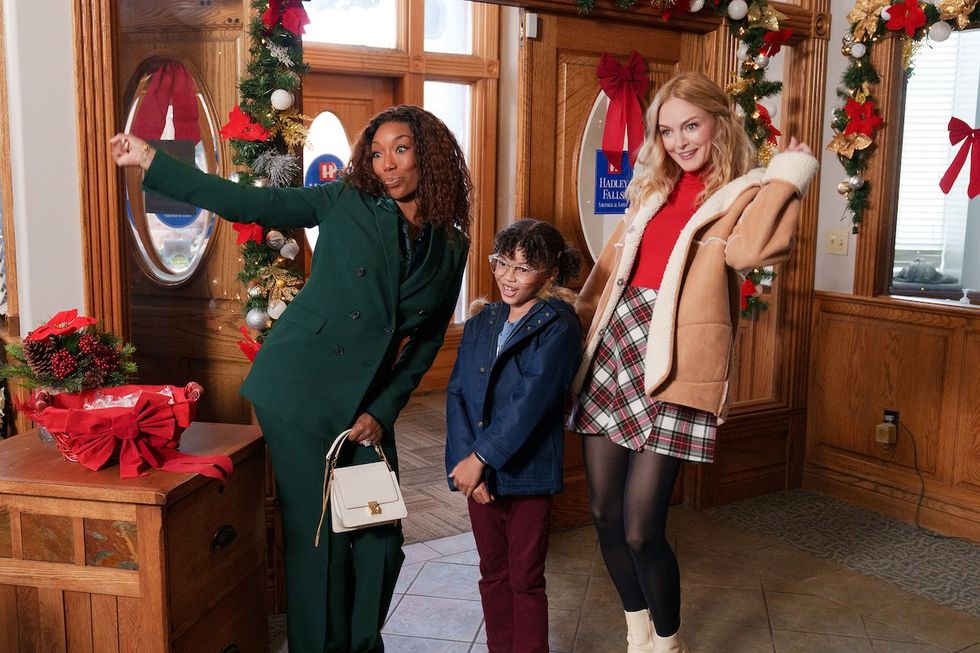 Exclusive! Brandy's 'Best Christmas Ever' Clip! - Brit + Co