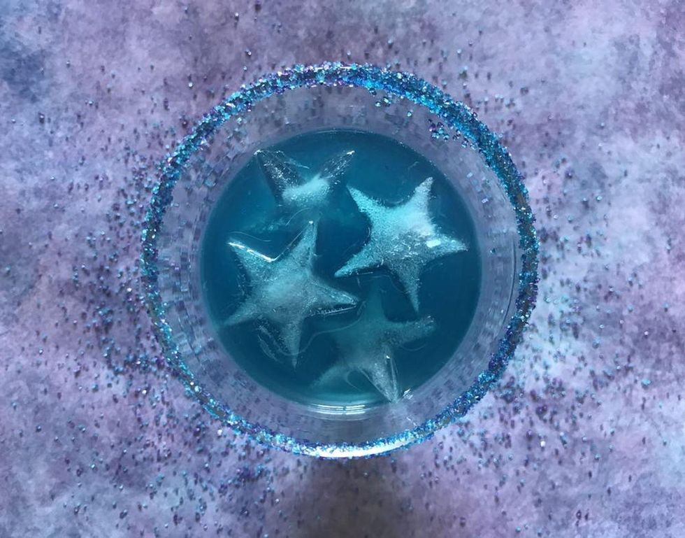 blue margarita with stars