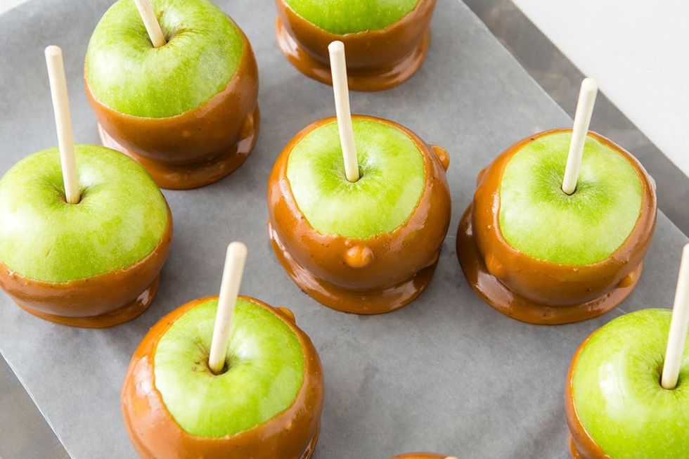 How to Make Caramel and Candy Apples - Brit + Co