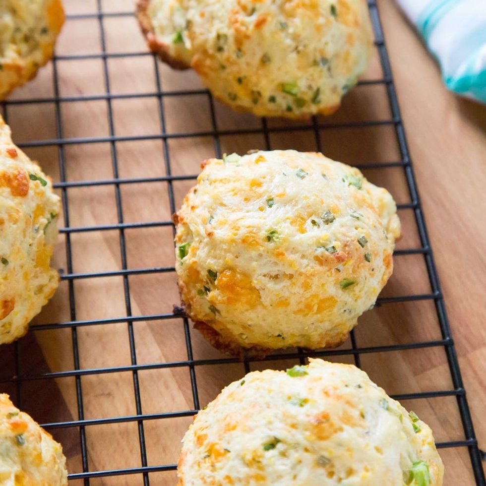 Cheddar, Chive and Jalape\u00f1o Cornmeal Biscuits food trends