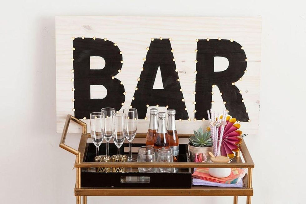 Christmas Light Bar Sign Holiday Decor DIYs