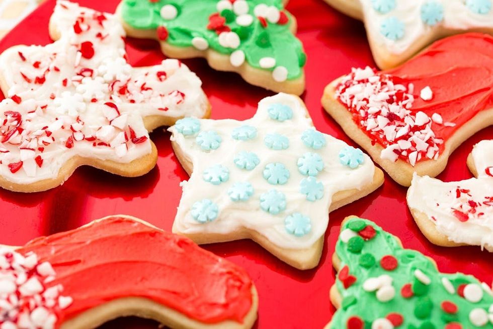 Revolutionary Frosting Trick Simplifies Christmas Cookies - Brit + Co