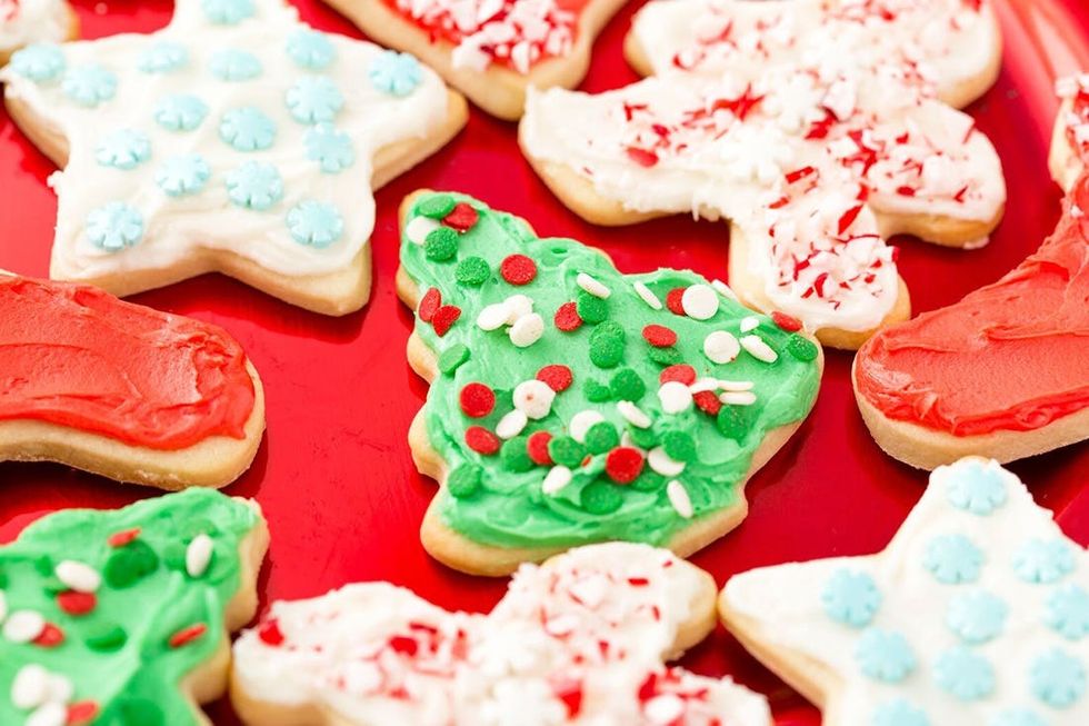 Revolutionary Frosting Trick Simplifies Christmas Cookies - Brit + Co