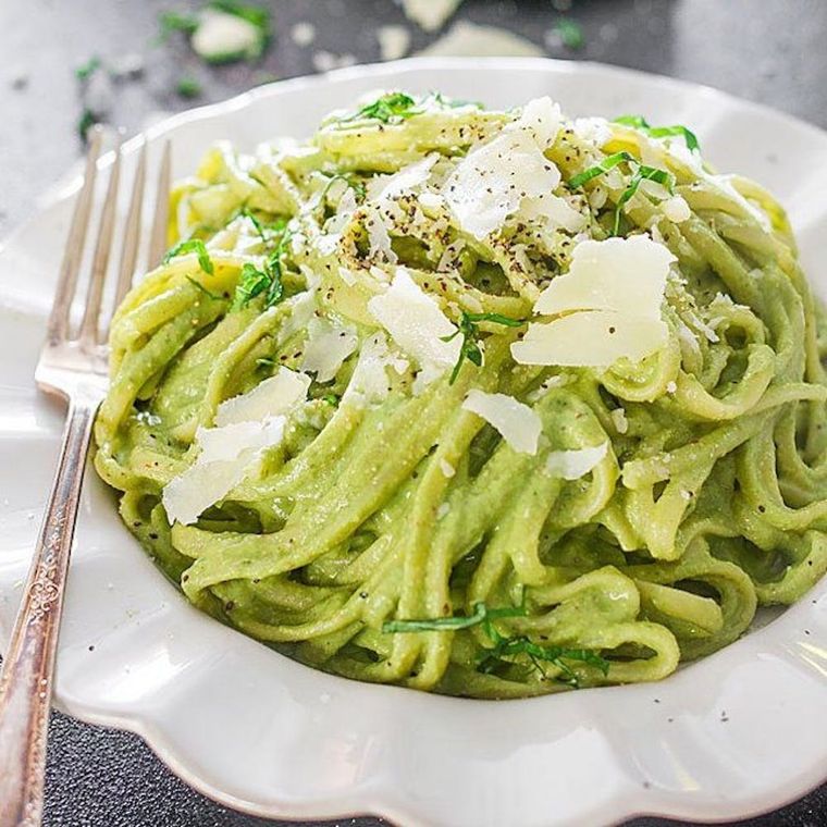 https://www.brit.co/media-library/creamy-avocado-and-spinach-green-noodles.jpg?id=21549129&width=760&quality=90