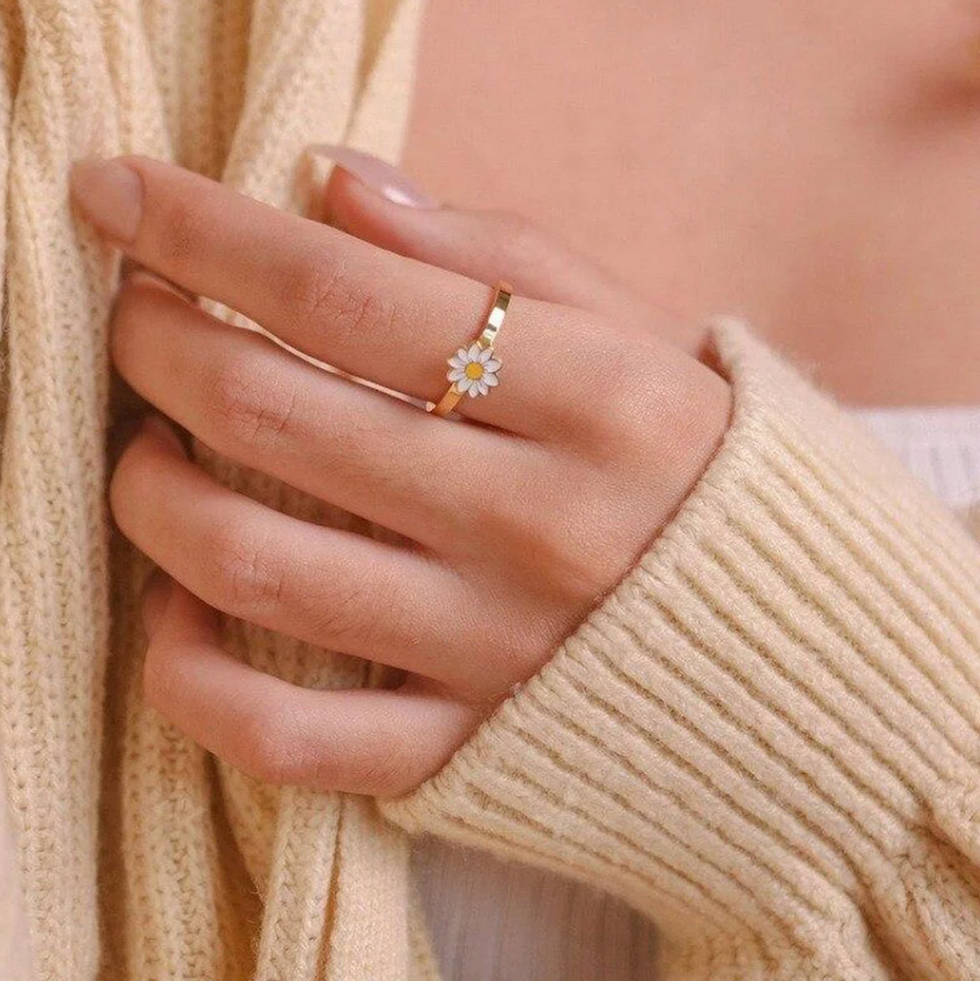 Daisy anxiety Ring