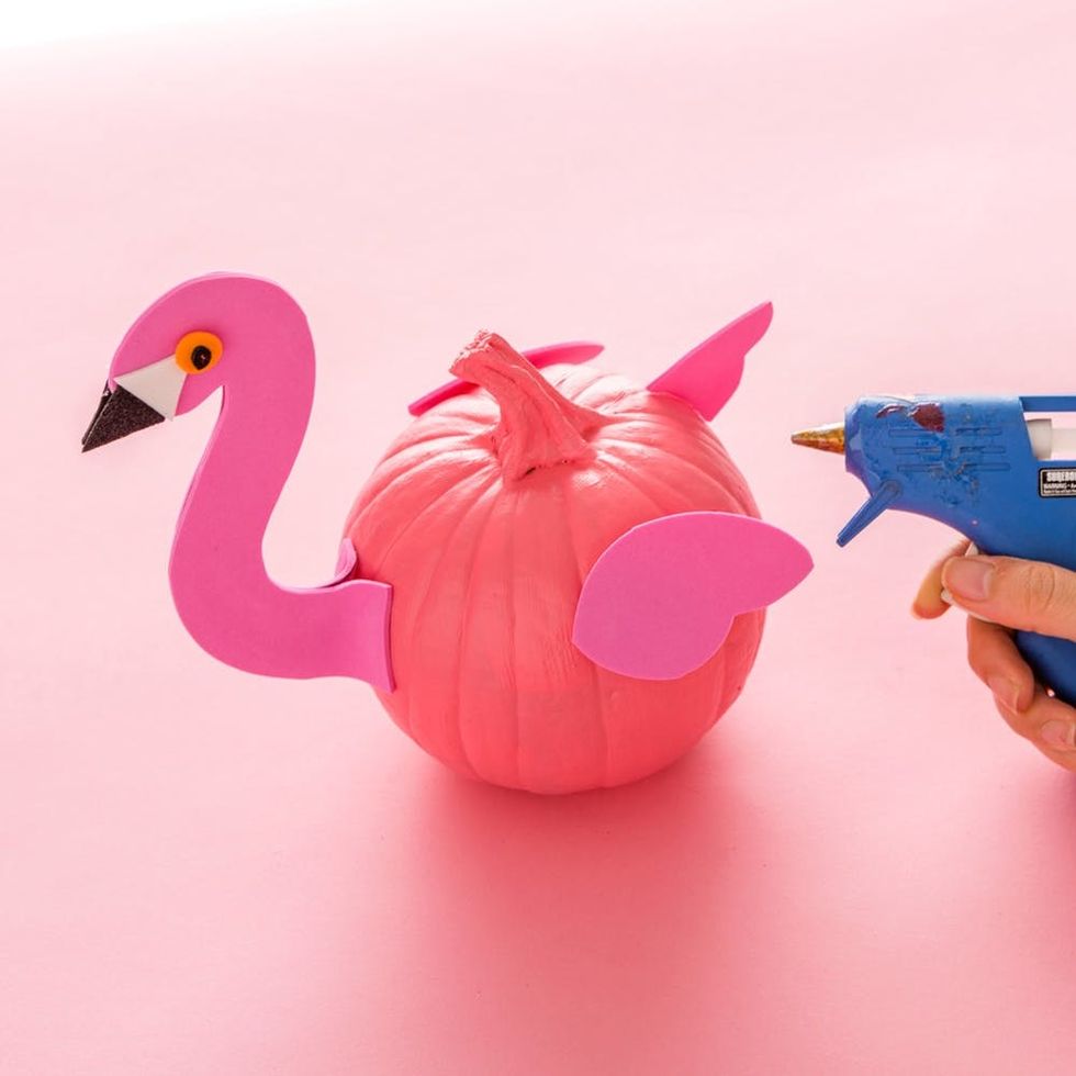 DIY No-Carve Painted Flamingo Pumpkin