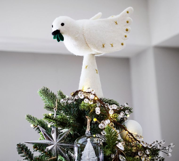 The 25 Best Christmas Tree Topper Ideas You Can Buy or DIY - Brit + Co