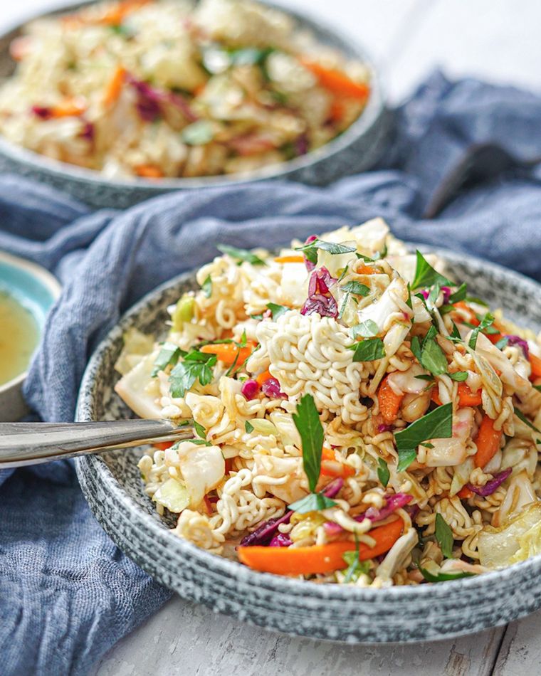 This Mason Jar Chicken Ramen Recipe Is a Serious Upgrade From Dorm-Room  Noodles - Brit + Co