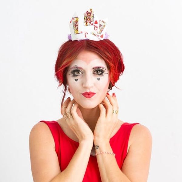 How To Diy A Queen Of Hearts Costume Using Makeup You Already Own Brit Co