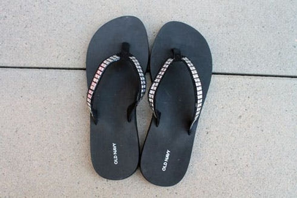 10 Ways to Trick Out Your Flip Flops - Brit + Co