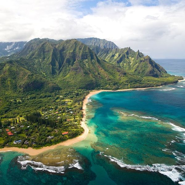 Go Island Hopping With This Guide to the Hawaiian Islands - Brit + Co