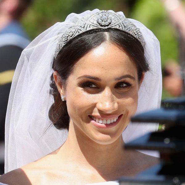 This Replica of Meghan Markle’s Wedding Gown Costs Less Than $1,500 ...