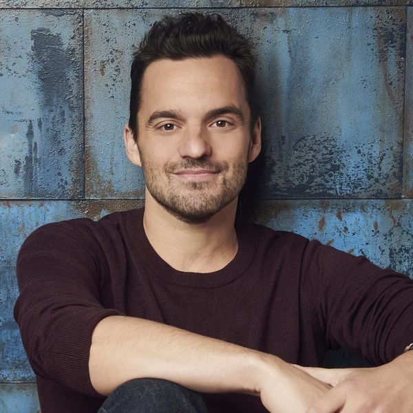 Jake Johnson Took the Best Souvenirs from the ‘New Girl’ Set - Brit + Co