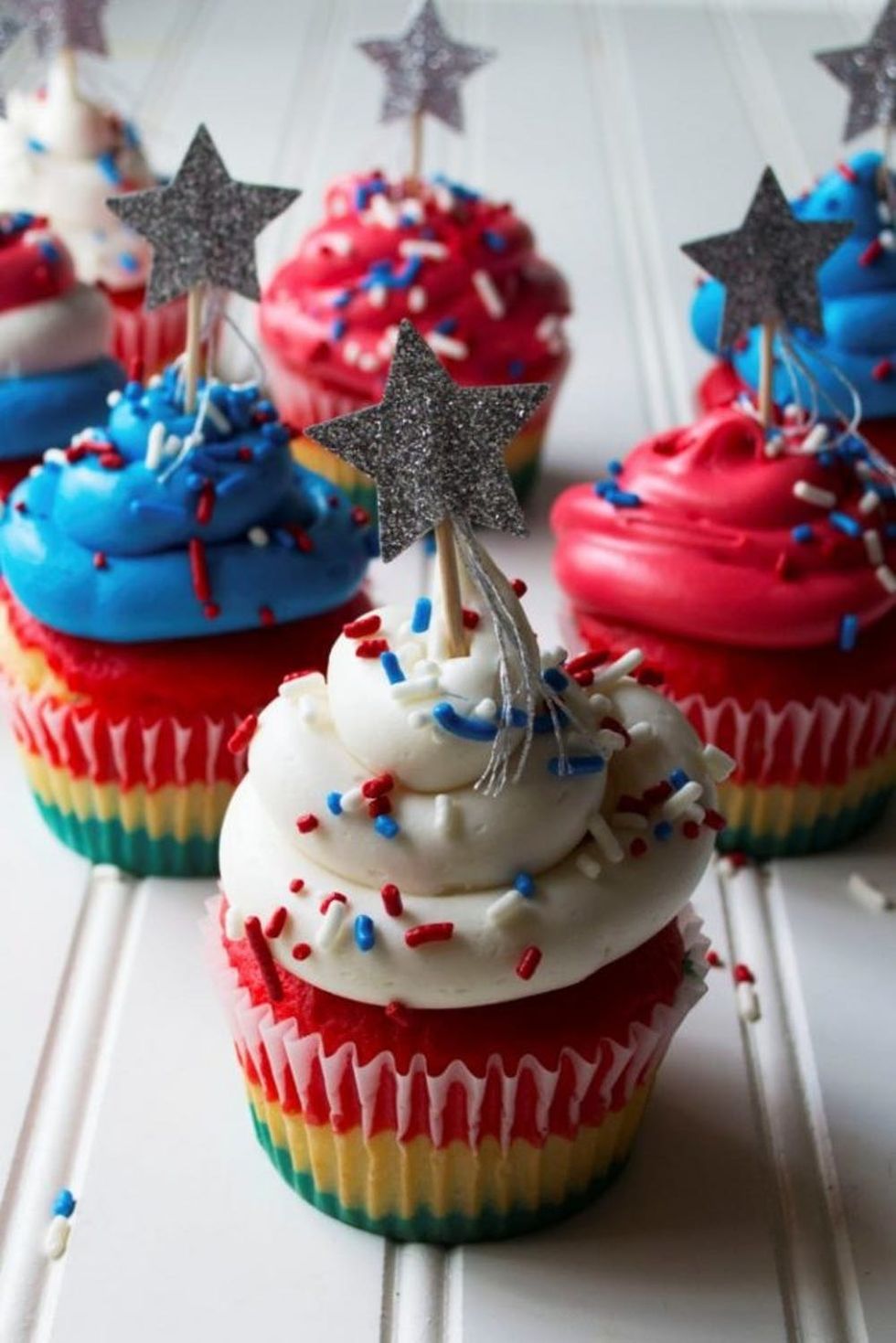 15 Spangled 4th of July Cupcake and Cake Recipes - Brit + Co