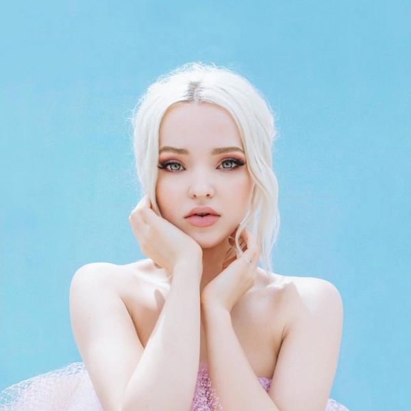 See Dove Cameron With “Manic Pixie” Bubblegum Pink Hair - Brit + Co