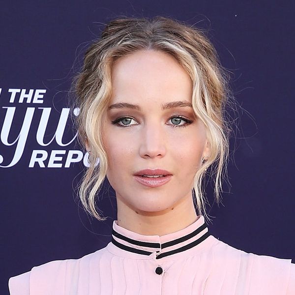 You Have to See the Hilarious Christmas Present Jennifer Lawrence Got ...