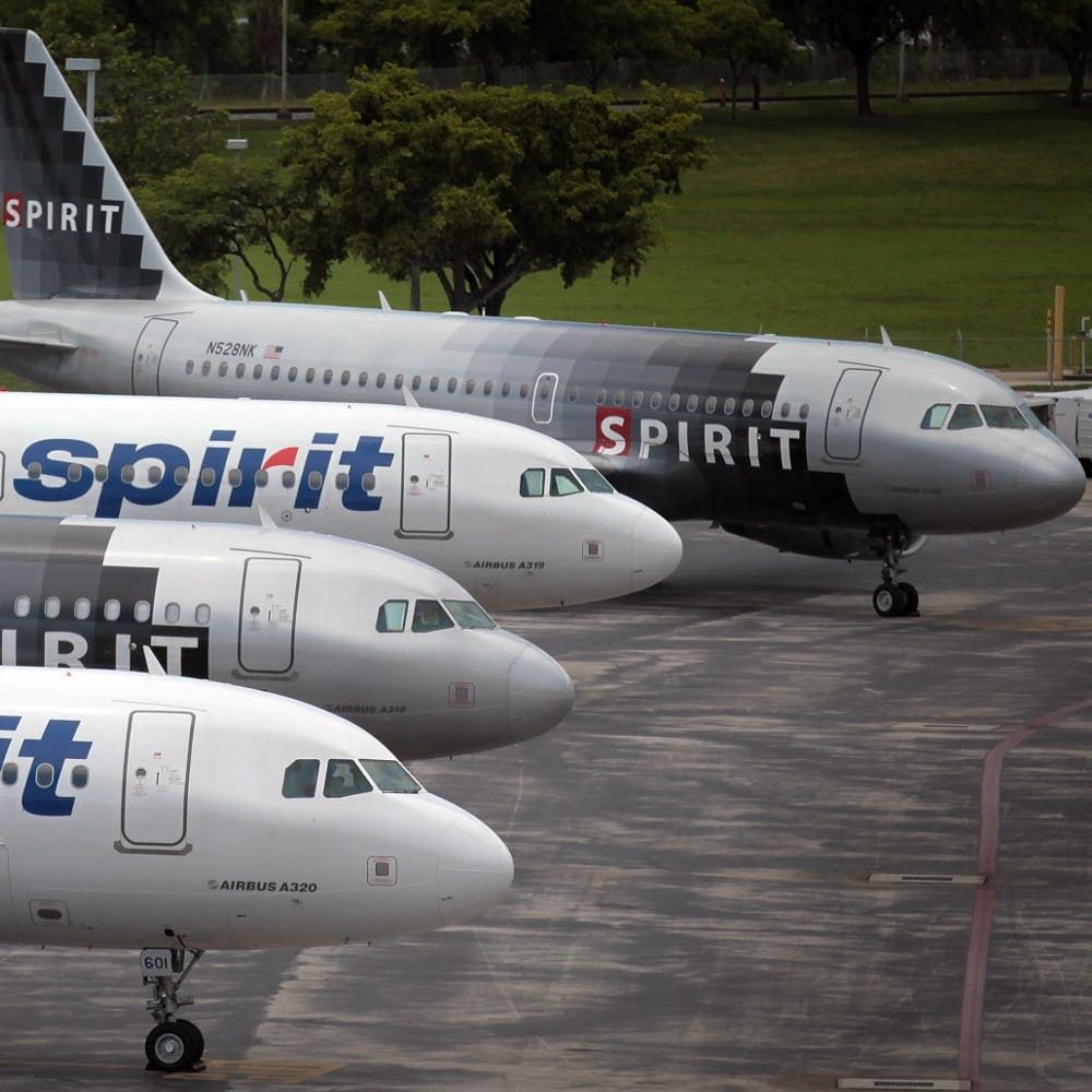 Spirit Airlines Cancels Flights, Fights Break Out, And Twitter Has A ...