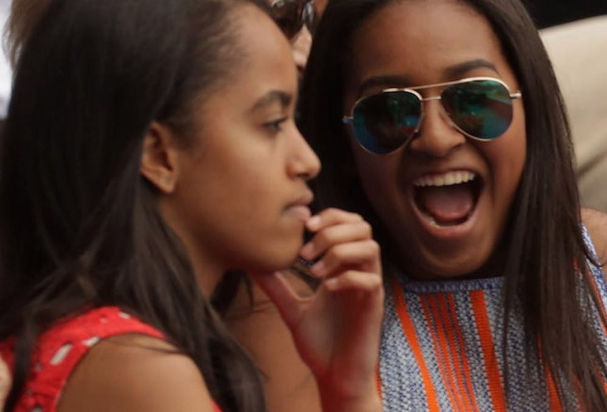 8 Times Sasha And Malia Obama Had Totally Normal Teenage Lives Brit Co