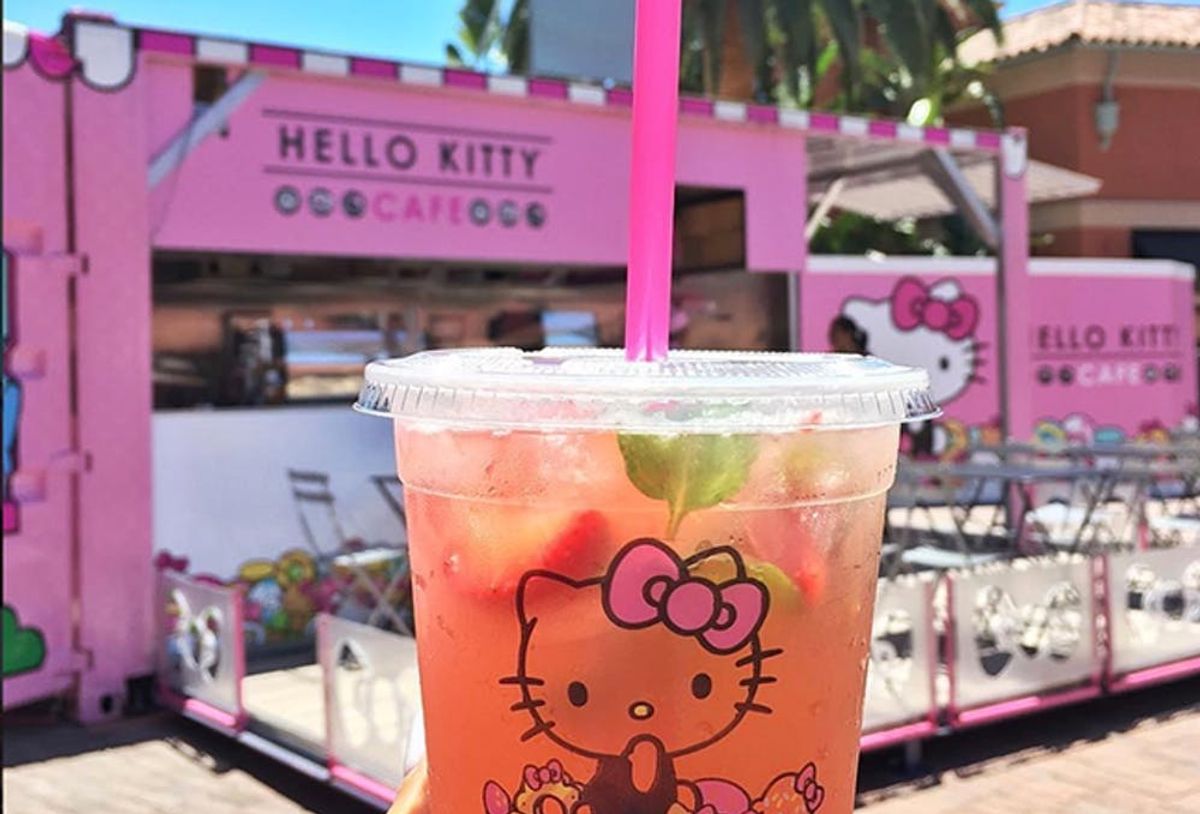 The First Hello Kitty Cafe Just Opened in America and It’s Cute AF ...