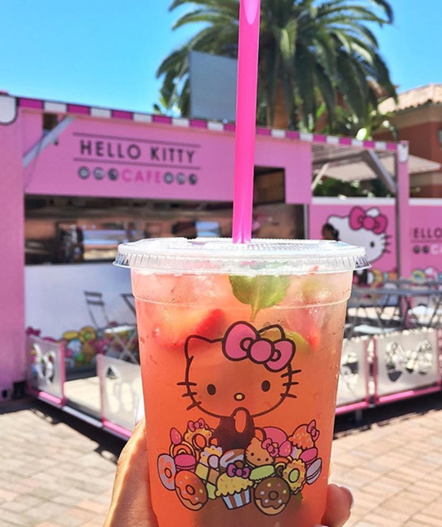 The First Hello Kitty Cafe Just Opened in America and It’s Cute AF ...