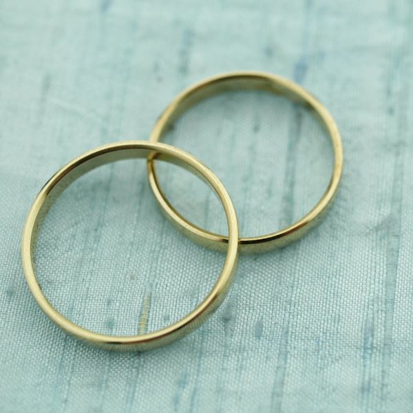 This Bride And Groom Got Married With Ring Pop Wedding Rings - Brit + Co