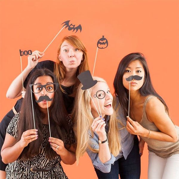 10 Halloween Photo Booths Your Party Needs | Halloween Photo Booth