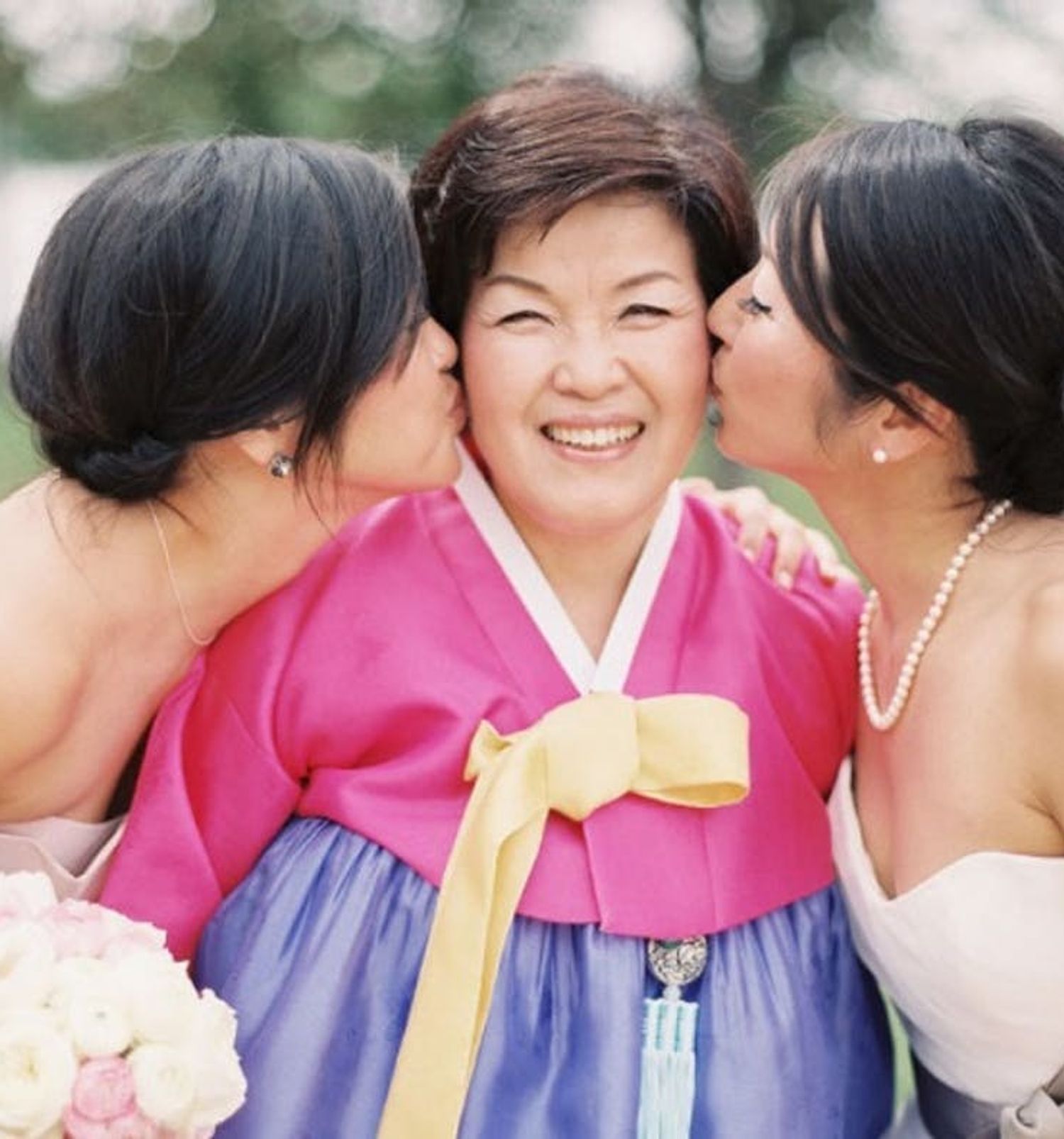 15-ways-to-make-mom-feel-special-on-your-wedding-day-brit-co