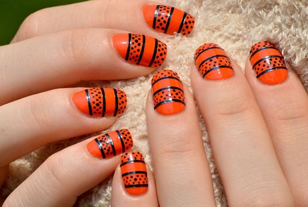 13 Gorgeous And Ghastly Halloween Nail Art Designs Brit Co