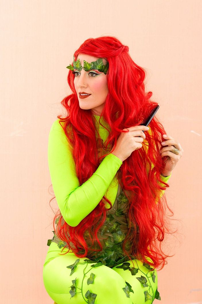 Make Like Uma Thurman And Make This Poison Ivy Costume For Halloween Brit Co