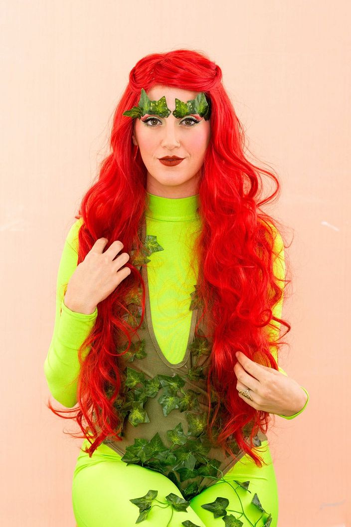 Make Like Uma Thurman And Make This Poison Ivy Costume For Halloween Brit Co