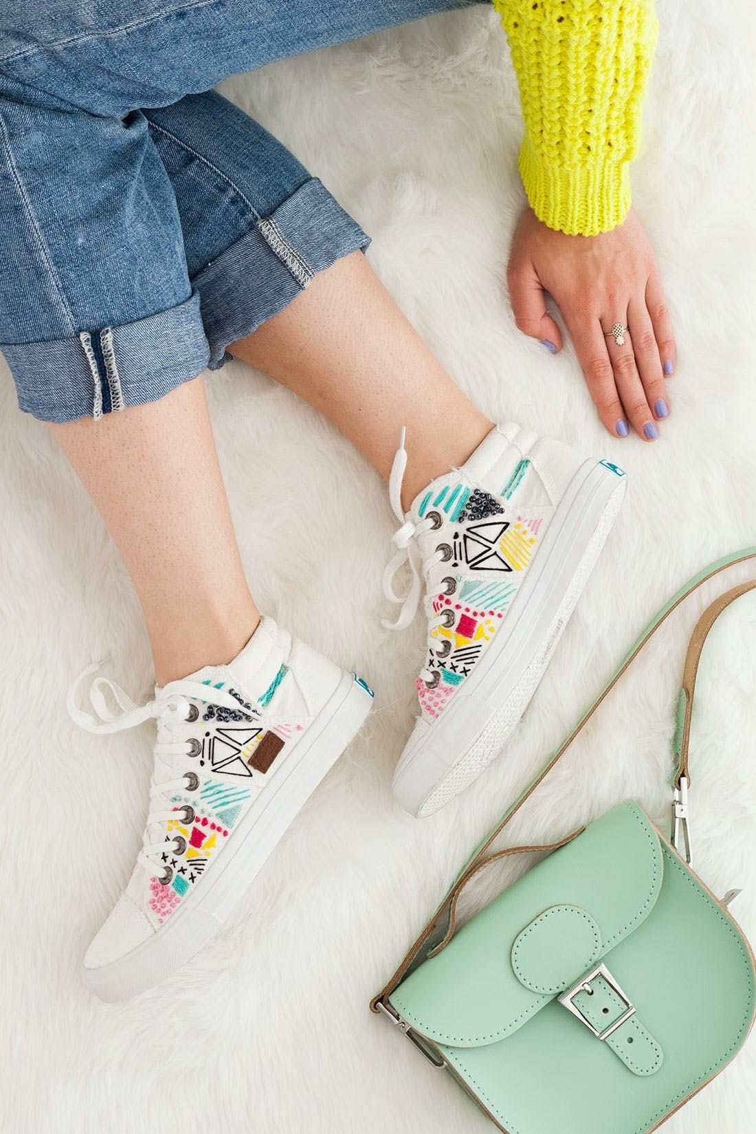 Hoop! Embroider White Canvas Sneakers 