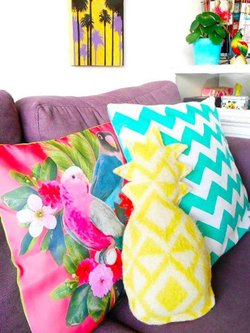 white and yellow chevron DIY Pineapple Pillow