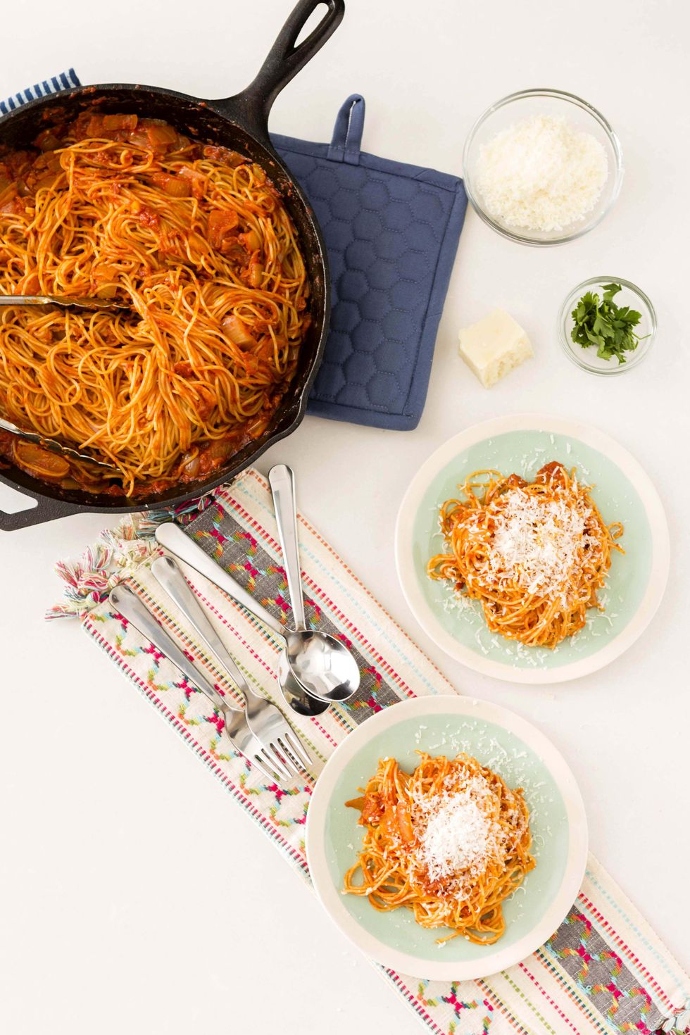 Pasta With Pancetta and Tomato Sauce