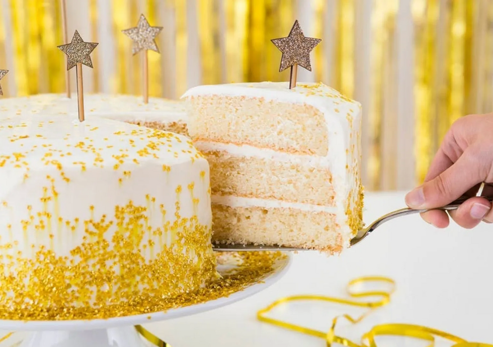 gold confetti cake decorating idea