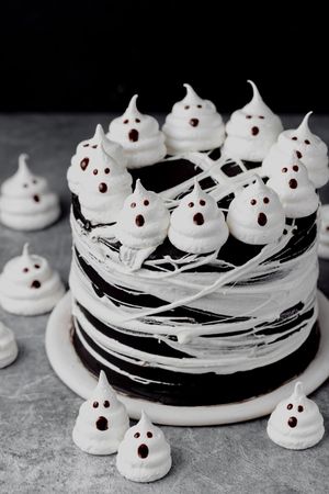 25 Scary-Sweet Halloween Cake Ideas - Brit + Co - Brit + Co