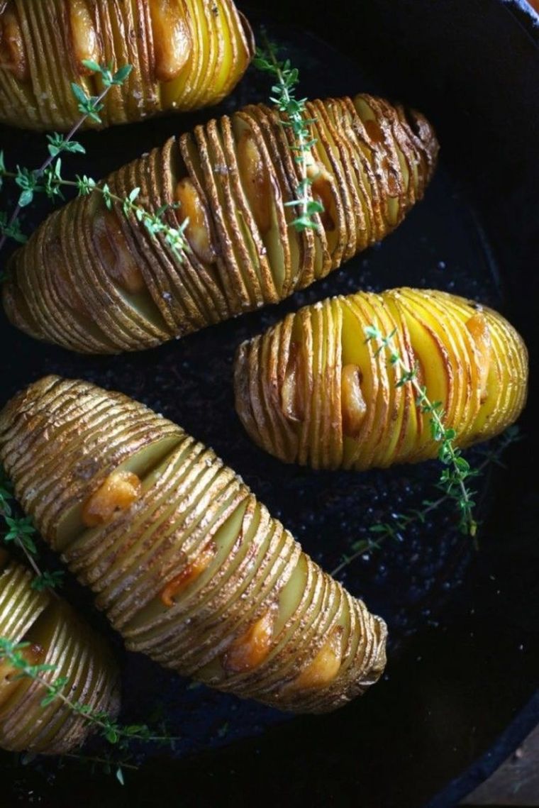 Hasselback Potatoes Recipe - Dinner at the Zoo