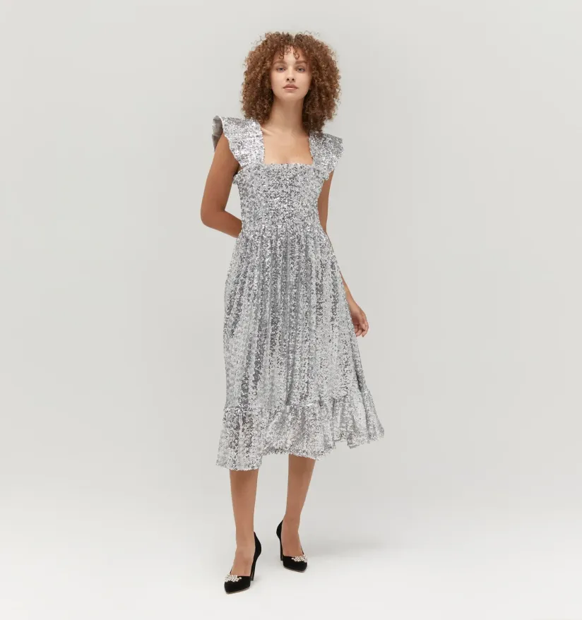 Go em in a 𝐂𝐇𝐎𝐊𝐄 𝐇𝐎𝐋𝐃 in our Remember Me Pleated Mini