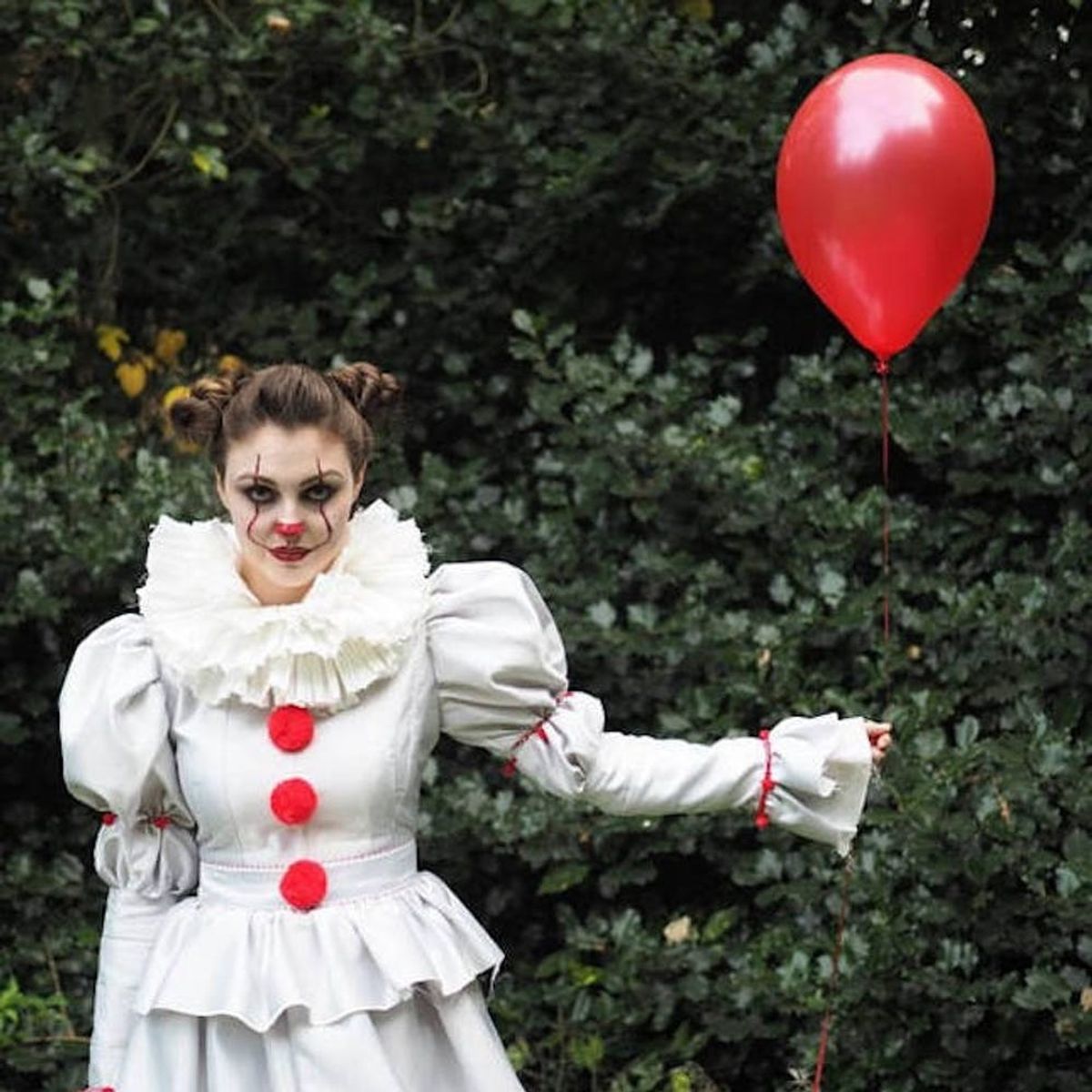 These Pennywise Costumes Are Scary AF and We Can’t Even - Brit + Co