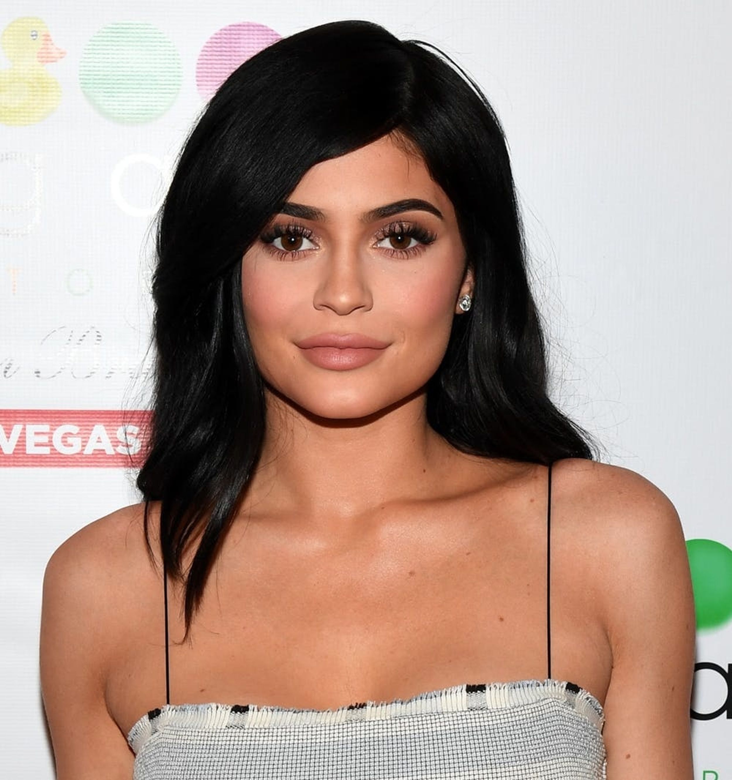 Kylie Jenner Just Shared Her First Selfies With 7-Week-Old Baby Stormi ...