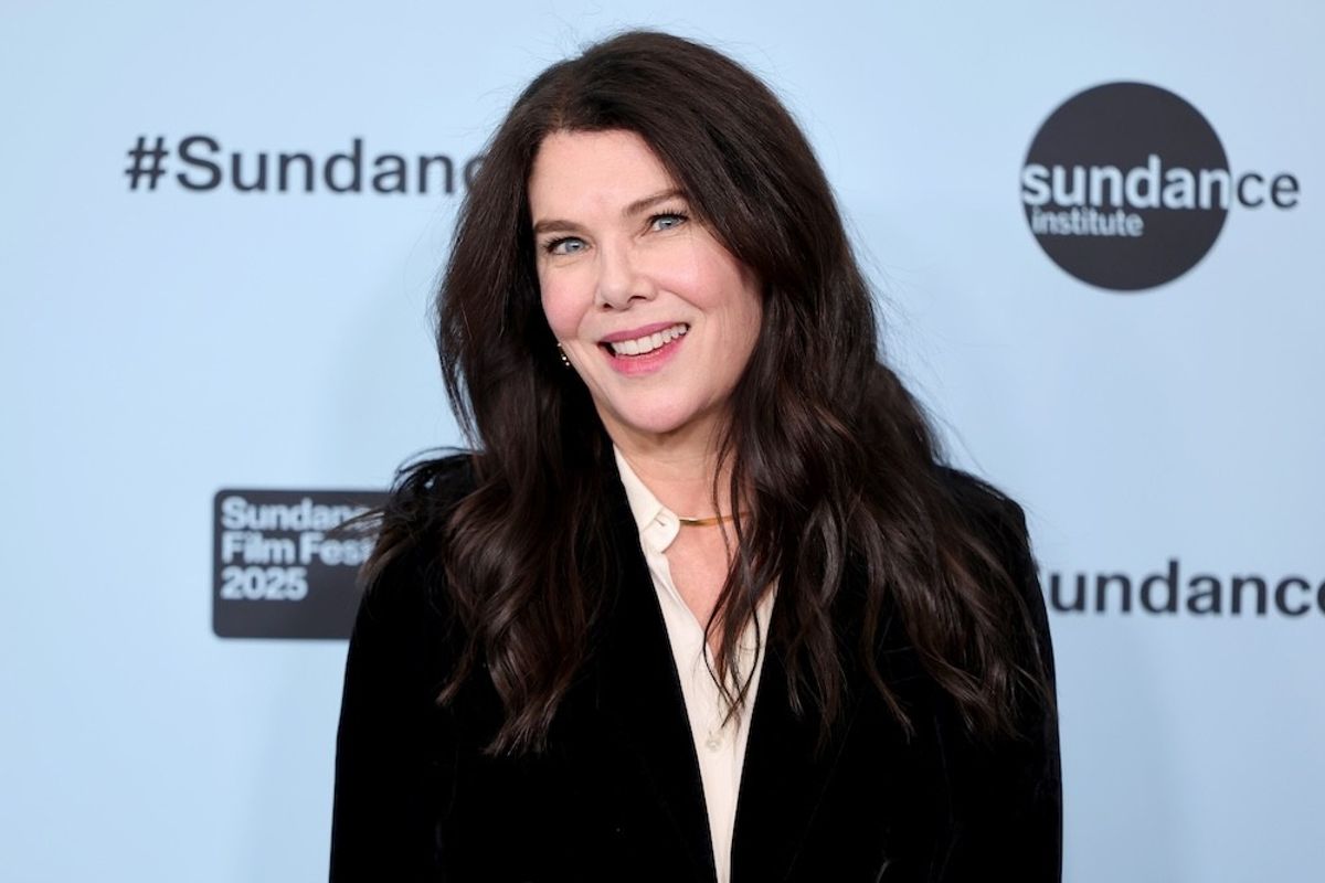 'Gilmore Girls' Fans! Lauren Graham Promises "A Coziness" To New Show 'The Z-Suite.'