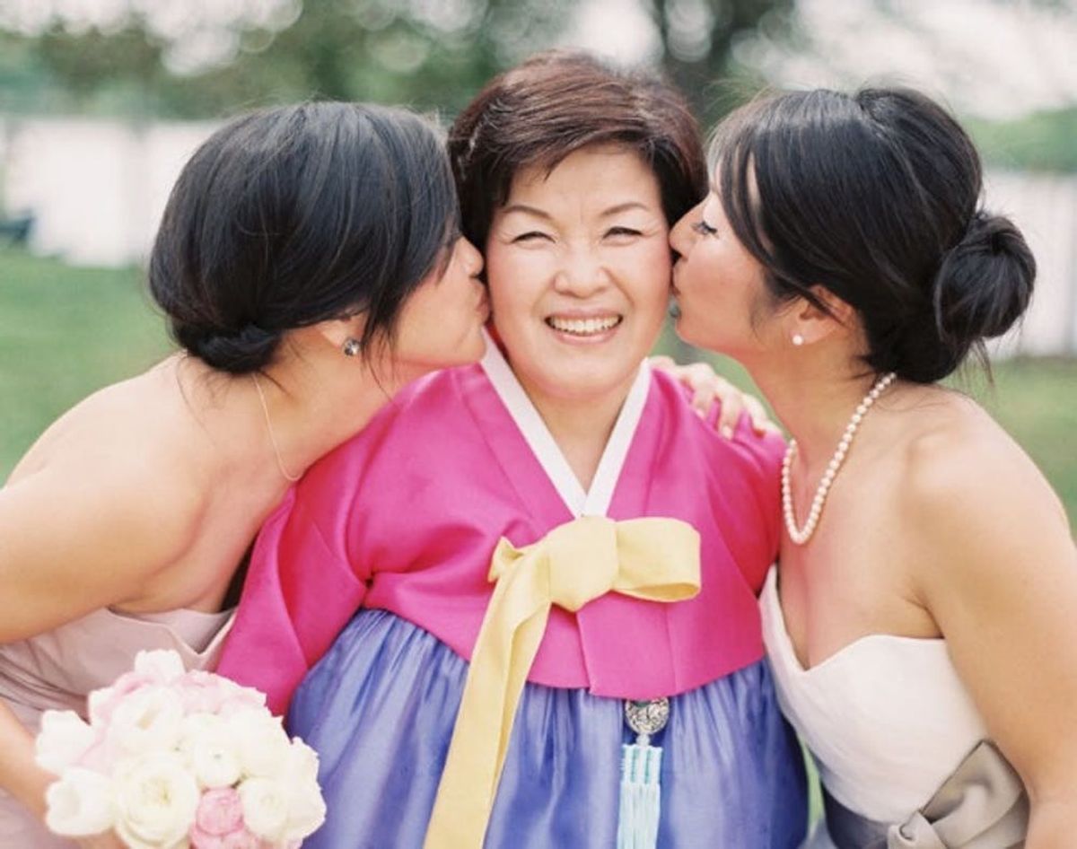 15 Ways To Make Mom Feel Special On Your Wedding Day Brit Co