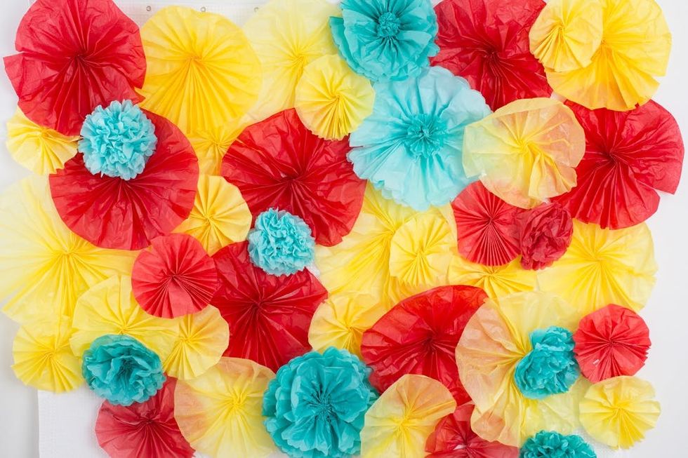 Turn Tissue Paper into a Festive Floral Photo Backdrop! - Brit + Co