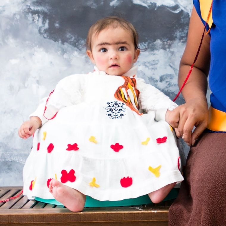 Make Your Own Masterpiece With This Frida Kahlo Mommy and Me Costume - Brit  + Co