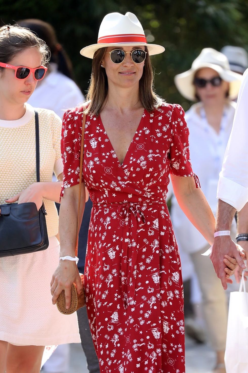 *This* Is the Pregnancy Inspo Pippa Middleton Is Taking from Serena ...